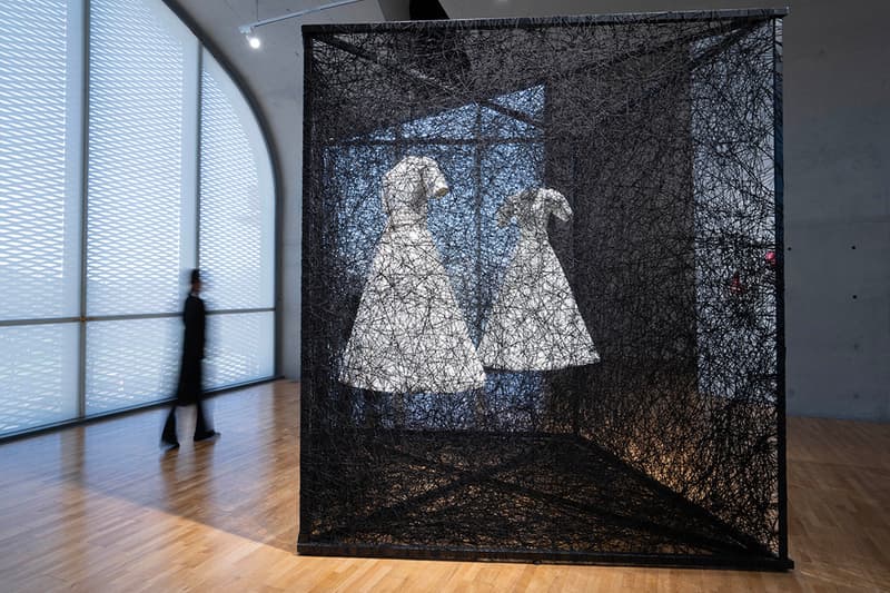 Shiota Chiharu Presents Her Largest Solo Exhibition in Shanghai Long Museum red thread emotions identity personal experience anxiety dreams silence journey of life soul osaka berlin immersive structures info