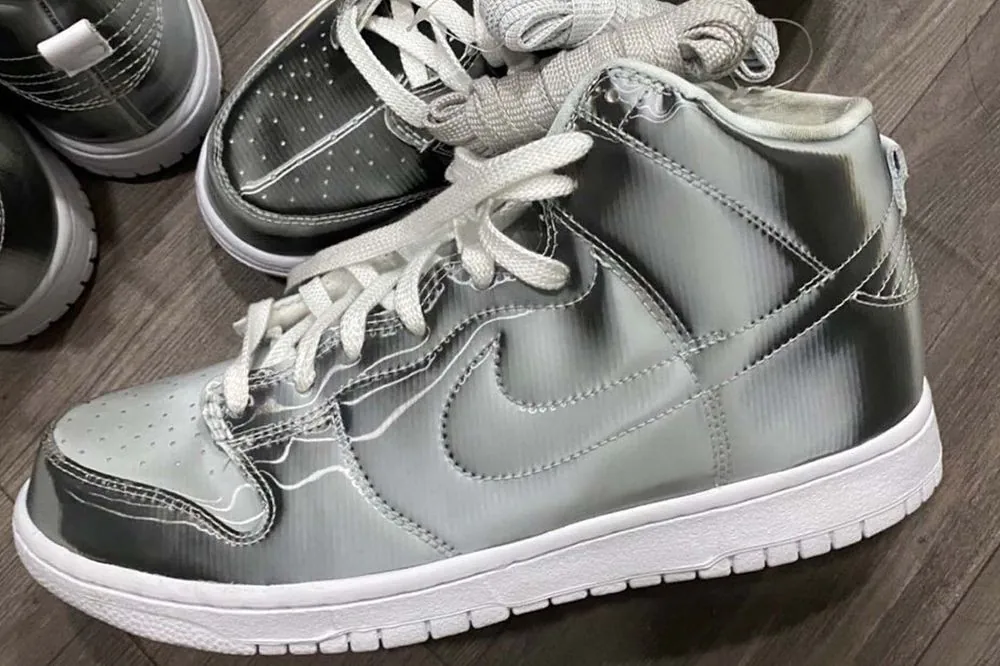 安い買いCLOT × Nike Dunk High \