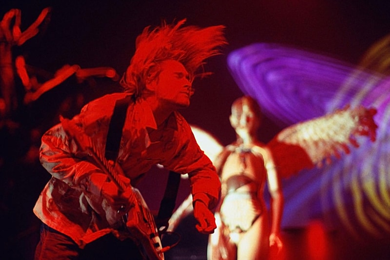 SuperRare Debuts First-Ever NFT Collection of Henry Diltz Photographs