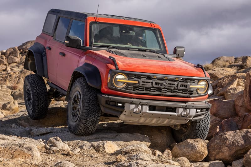 Ford Bronco Raptor Performance Ultra4 Racing SUV EcoBoost V6 400 HP Offroading USA 