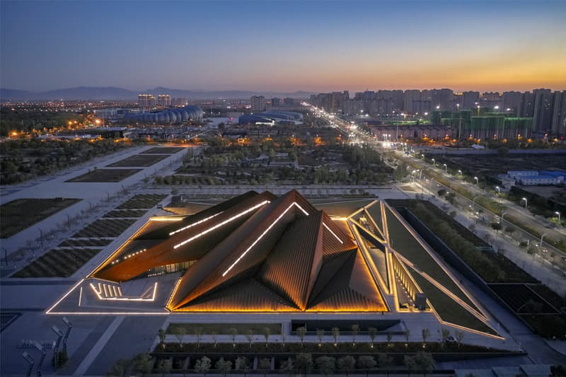 Datong Art Museum Arrives Under Four Interconnected Pyramids luke fox skylight corroded earth toned steel northwest grand gallery images news