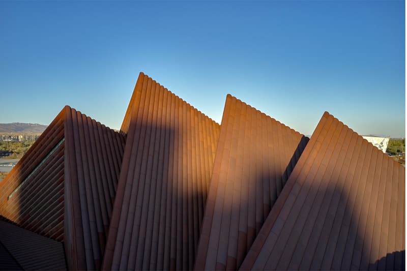 Datong Art Museum Arrives Under Four Interconnected Pyramids luke fox skylight corroded earth toned steel northwest grand gallery images news