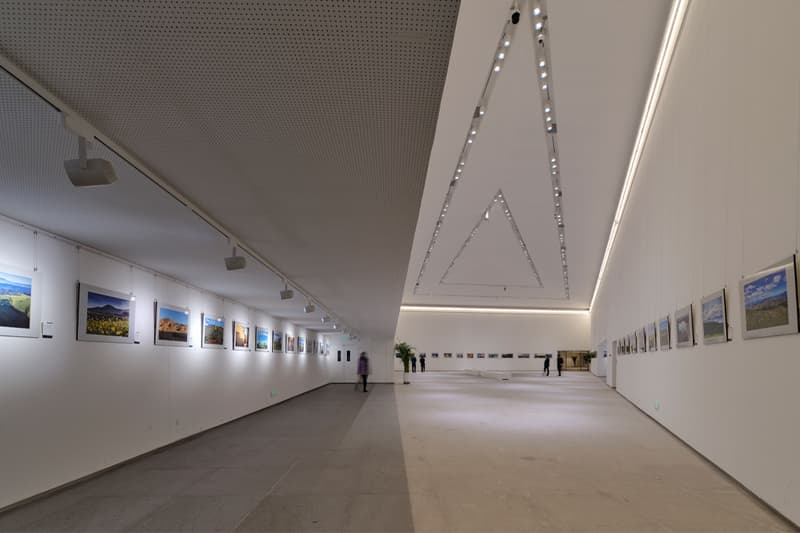 Datong Art Museum Arrives Under Four Interconnected Pyramids luke fox skylight corroded earth toned steel northwest grand gallery images news