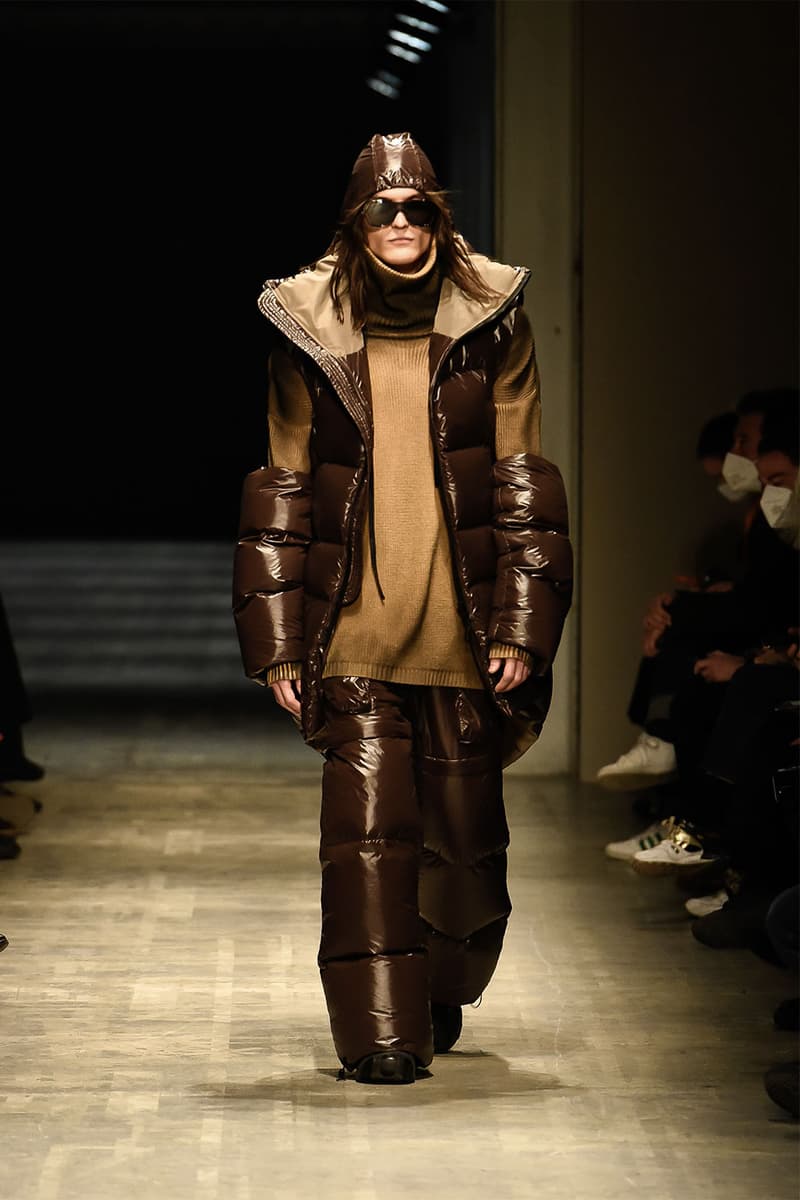 GALL FW22 Is Where Tailoring Meets Volume milan fashion week runway models justin gall murk earthy tones geometric pattern volume high fashion technical effortless