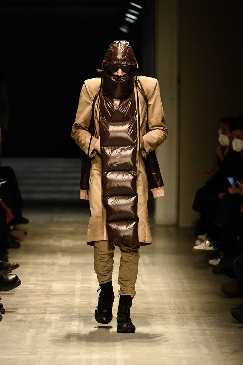 GALL FW22 Is Where Tailoring Meets Volume milan fashion week runway models justin gall murk earthy tones geometric pattern volume high fashion technical effortless