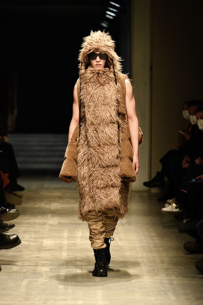 GALL FW22 Is Where Tailoring Meets Volume milan fashion week runway models justin gall murk earthy tones geometric pattern volume high fashion technical effortless