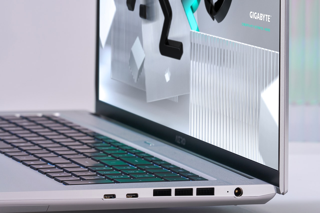 gaming laptop computer portable work from home cpu big screen streaming best Alder Lake processor CPU paired with the cutting-edge RTX 3080Ti graphics card