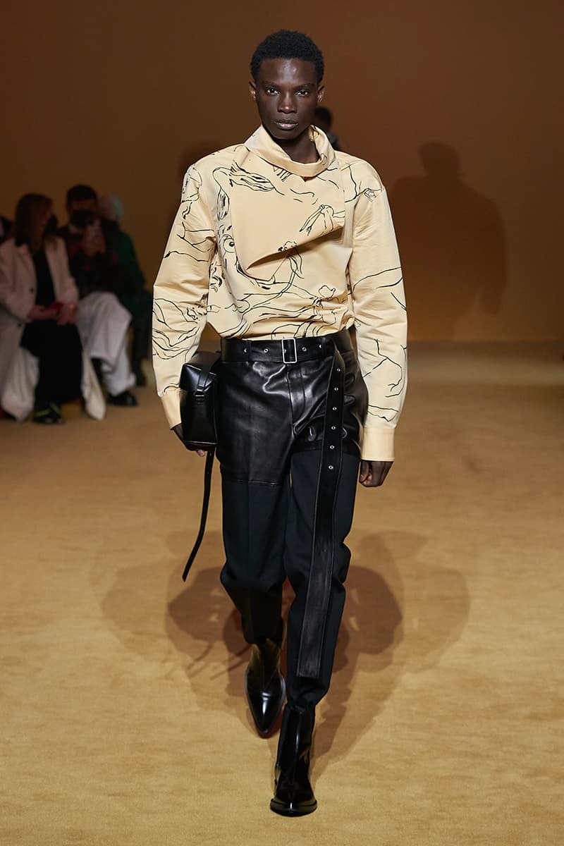 Jil Sander FW22 Collection Runway Photo Watch Fall Winter 2022 Lucie Luke Meier