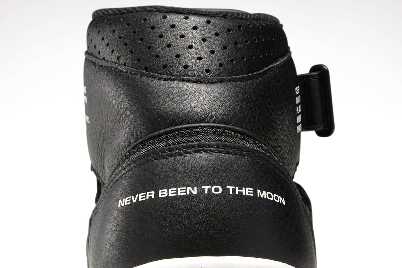 Mountain Research Reebok alien stomper 1986 film jurassic park japan KEEP STRAPPED TO HOLD FIRMLY NEVER BEEN TO THE MOON black white release info price