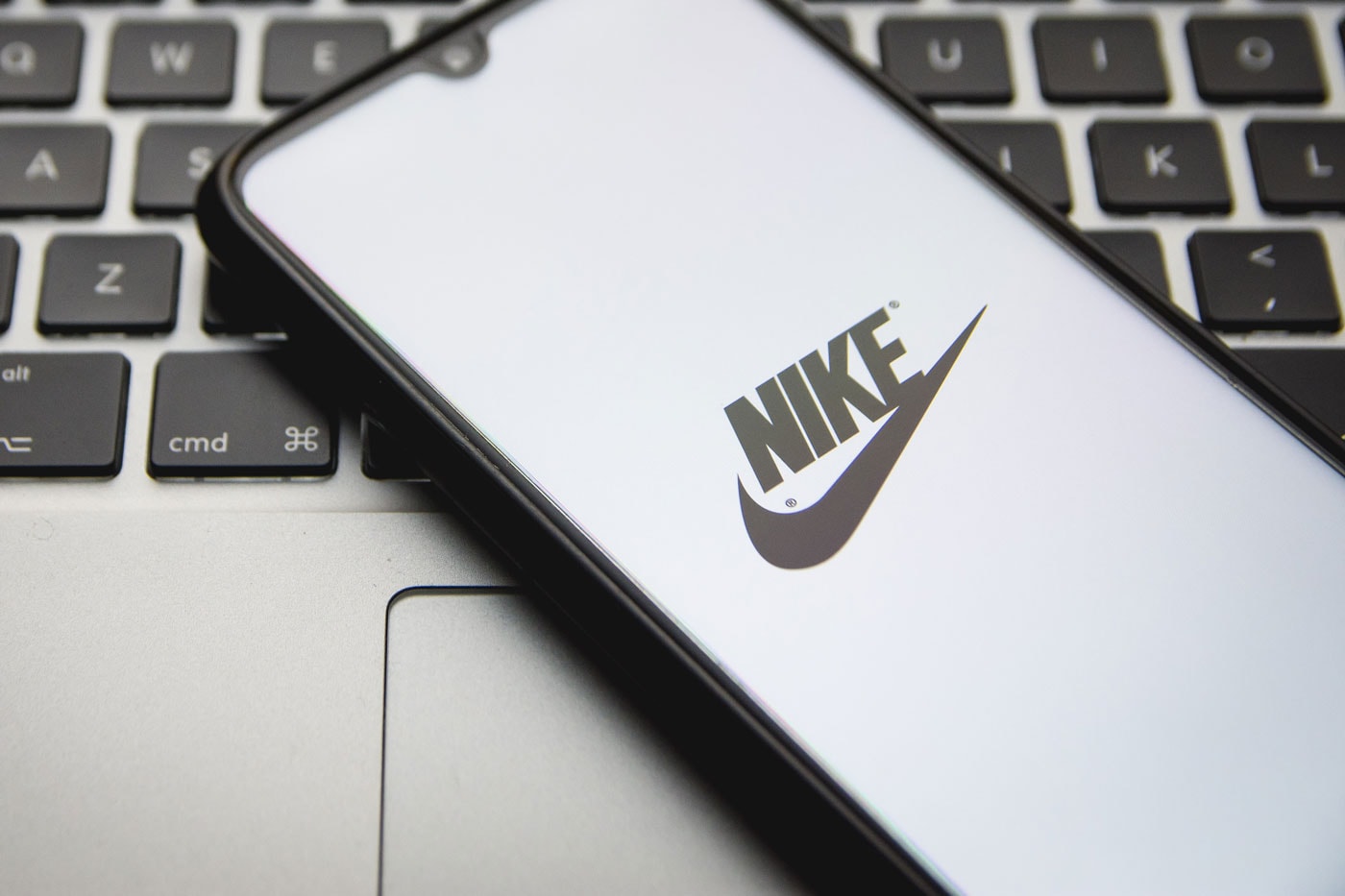 Nike Is Suing Lululemon for Patent Infringement Over Fitness Mirror Device and Related Apps nike run club ike training club at-home fitness mirror high-intensity cardio 