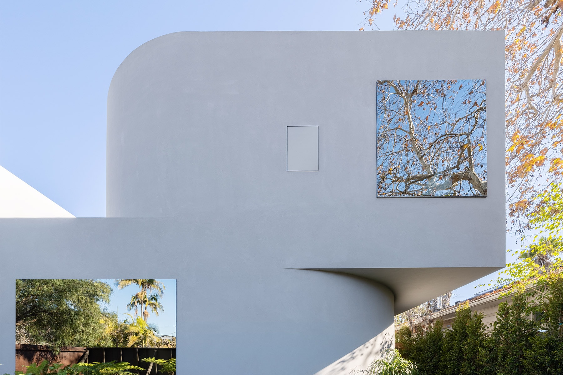 Pentagon Studio Venice, CA Radius House info homes California Noemi Polo Engel & Völkers lutxury homes