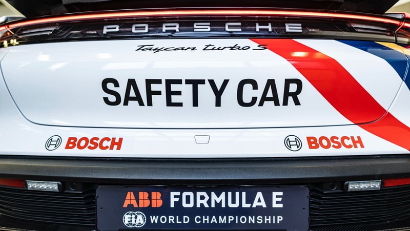 porsche taycan turbo formula e safety car diriya saudi arabia 11 teams 761 horsepower 0 to 100 km 2 8 seconds fire extinguisher communication system debut info