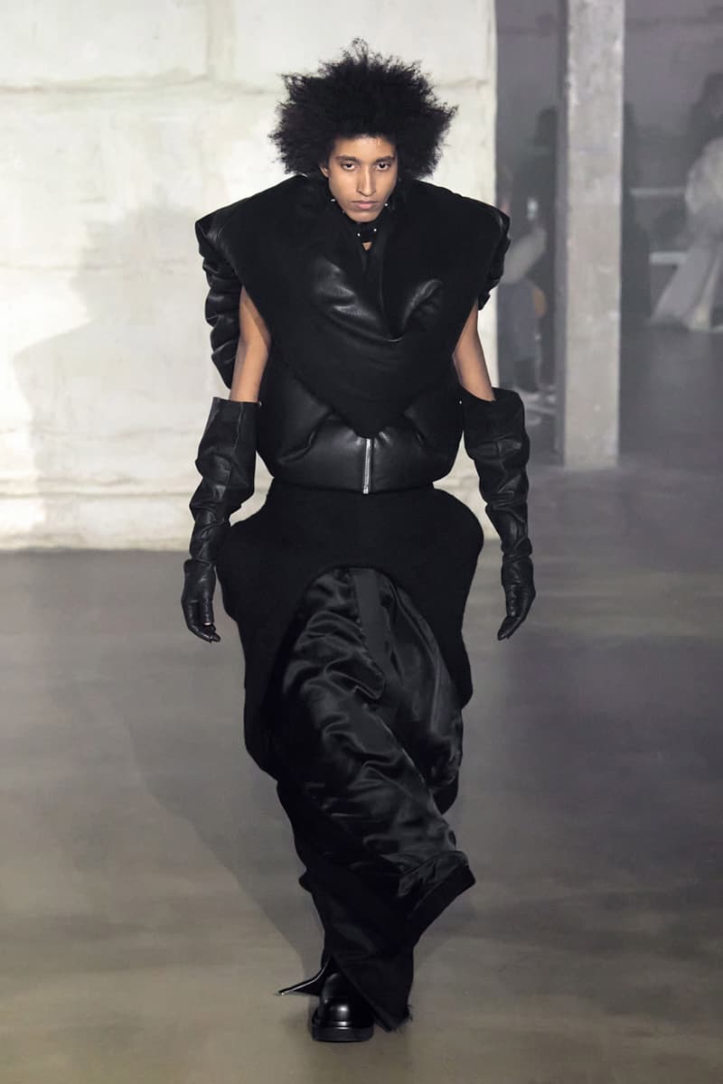 Rick Owens "STROBE" Fall 2022 Menswear Paris Fashion Week Palais de Tokyo Runway Collection Mens Review Lightbulb Hats Dan Flavin Kiss Boots