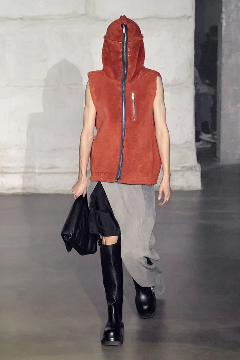 Rick Owens "STROBE" Fall 2022 Menswear Paris Fashion Week Palais de Tokyo Runway Collection Mens Review Lightbulb Hats Dan Flavin Kiss Boots