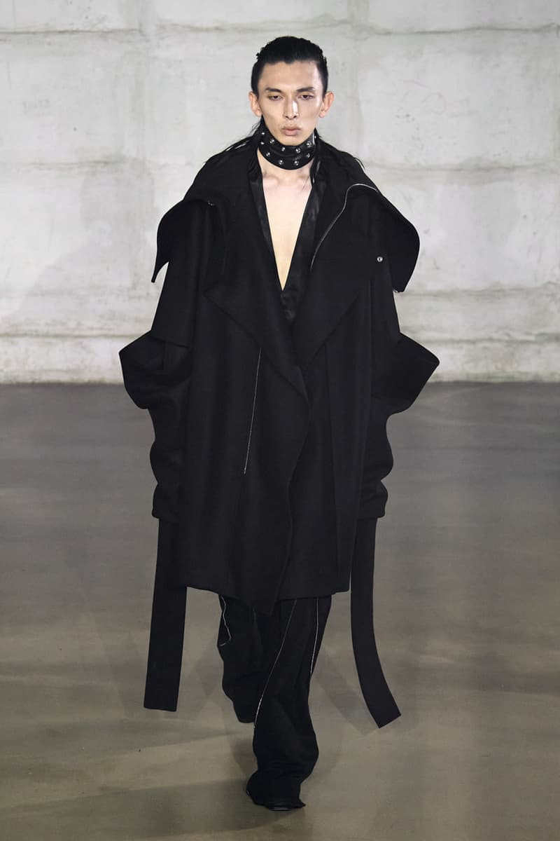 Rick Owens "STROBE" Fall 2022 Menswear Paris Fashion Week Palais de Tokyo Runway Collection Mens Review Lightbulb Hats Dan Flavin Kiss Boots