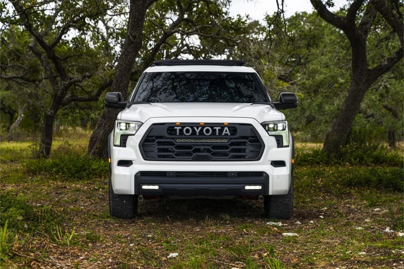 toyota 2023 sequoia full size suv twin turbo hybrid v6 engine powertrain off road four wheel drive 4wd 