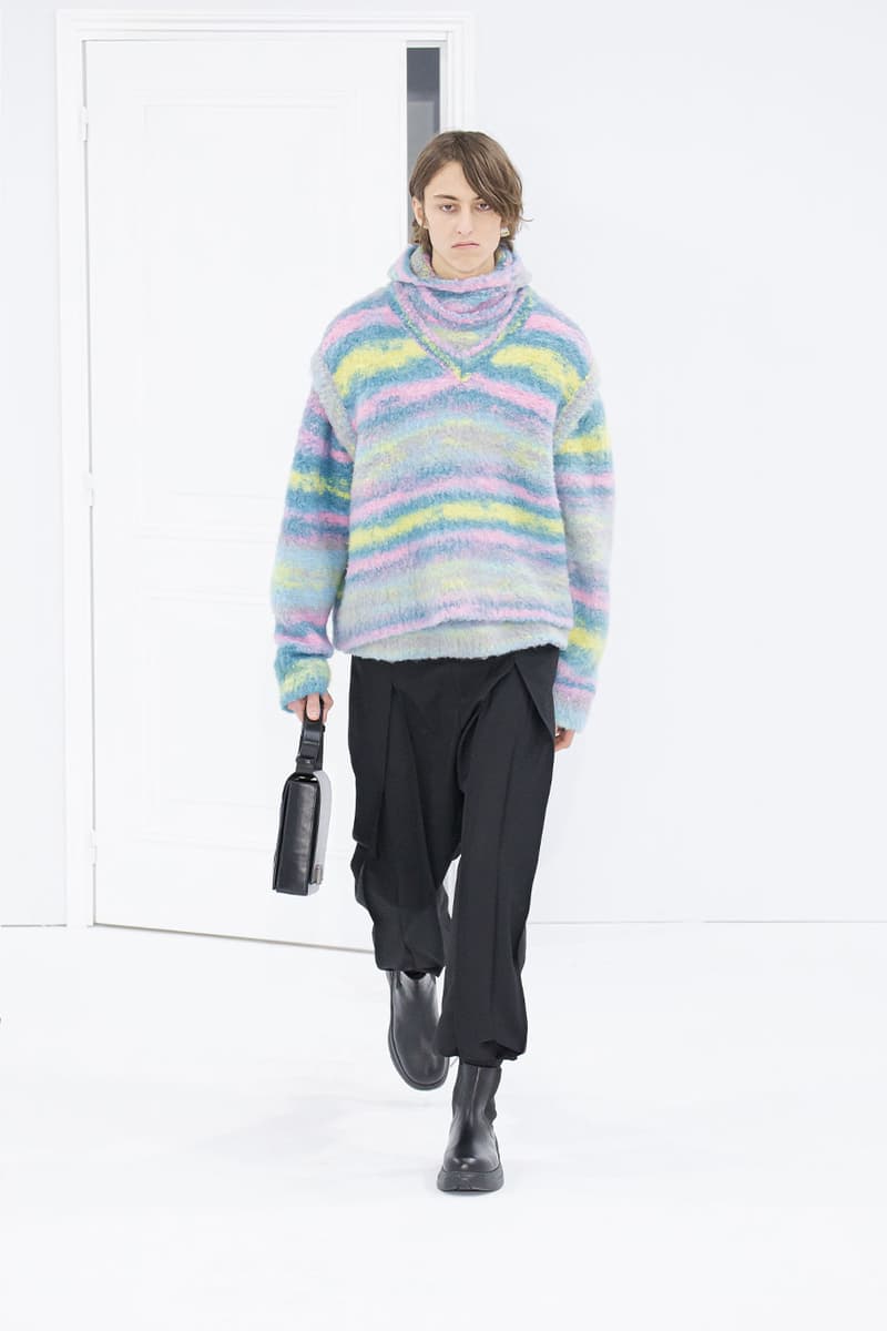 WOOYOUNGMI FW22 Finds the Sweet Spot for Comfortable Layering and Soft Tailoring fall/winter 2022 Paris Fashion Week Runway Collection