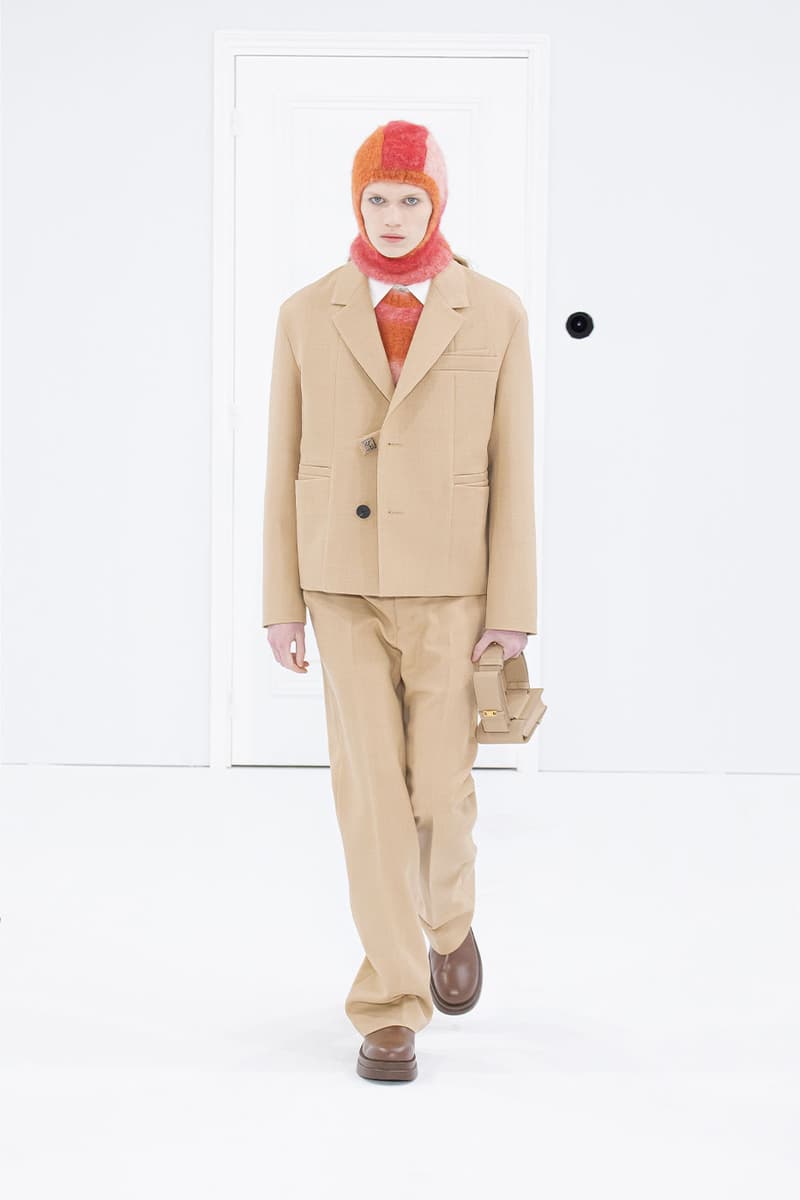 WOOYOUNGMI FW22 Finds the Sweet Spot for Comfortable Layering and Soft Tailoring fall/winter 2022 Paris Fashion Week Runway Collection