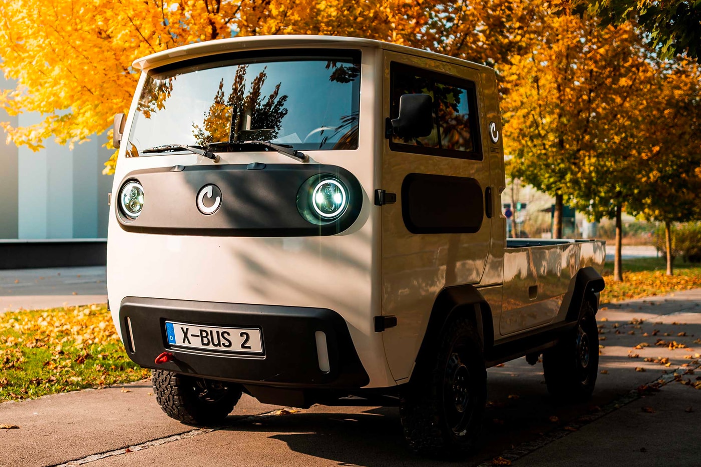 XBUS Introduces a 98 Recyclable Modular EV fully electric solar roof pickup camper cabrio pickup truck van tipper transporter camper news