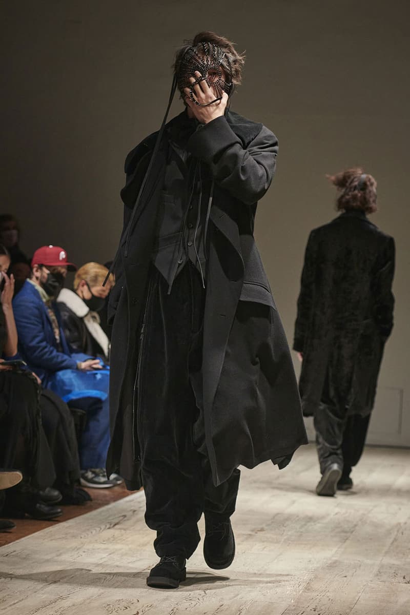 Yohji Yamamoto FW22 Introduces Gothic Fantasy for the Dickensian Bloke paris fashion week fall winter 2022 tokyo