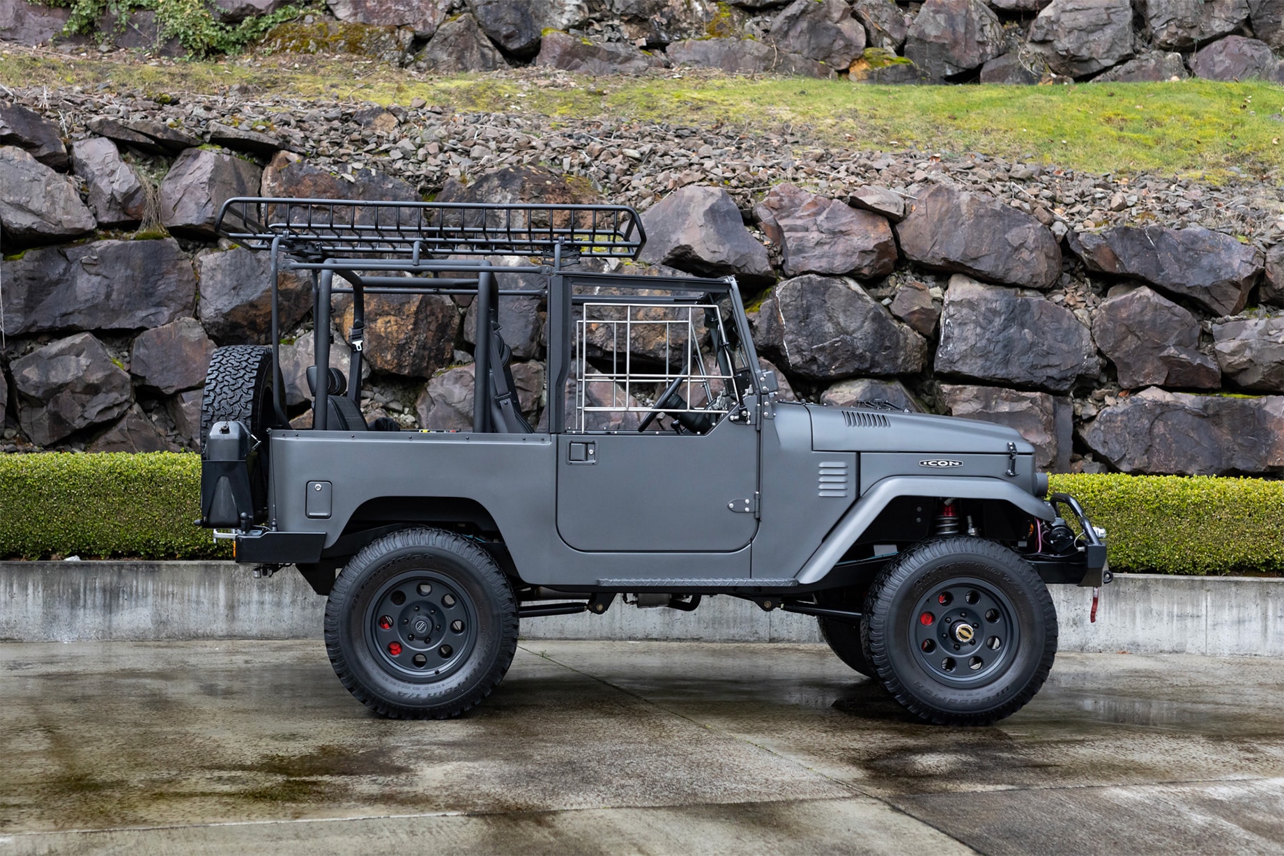 1962 ICON FJ40 Land Cruiser Collecting Cars Listing 4x4 off-roading jeeps FJ Cruiser classic cars auctions 