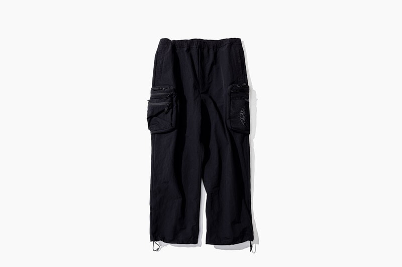 BEAMS T x RAMIDUS x Diaspora Utilitarian Capsule Apparel Collection Street Style Streetwear Cargo Pants Water-Resistant Anorak Sweatshirt Black Khaki Harajuku Tokyo Functional Weather Silhouettes Thermo-Regulating Environment Day Evening Messenger Bag Nylon