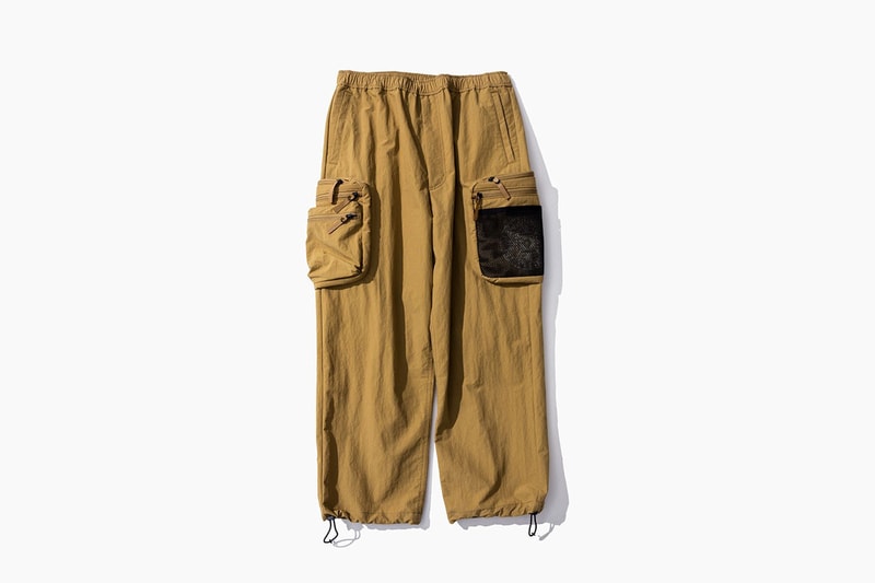BEAMS T x RAMIDUS x Diaspora Utilitarian Capsule Apparel Collection Street Style Streetwear Cargo Pants Water-Resistant Anorak Sweatshirt Black Khaki Harajuku Tokyo Functional Weather Silhouettes Thermo-Regulating Environment Day Evening Messenger Bag Nylon