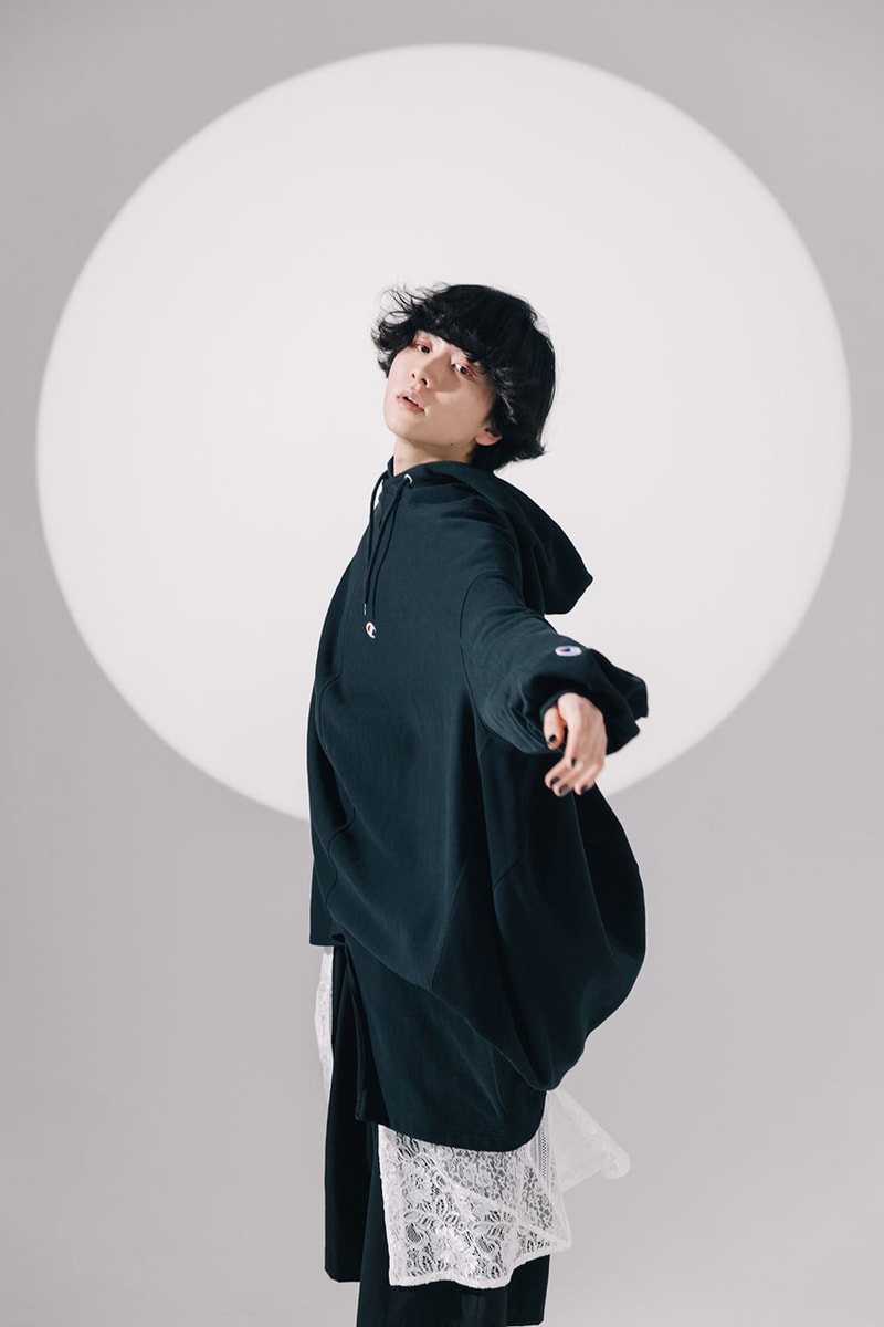 Champion First-Ever Collaboration Tokyo Label ANREALAGE Apparel Collection T-Shirts Hoodies Skirts Sweatpants Oversize Sportswear ○ △ □ 3D Geometric Garments Asymmetrical A-Line Cut Drape Fluid Experimental Fashion Kunihiko Morinaga Japan 