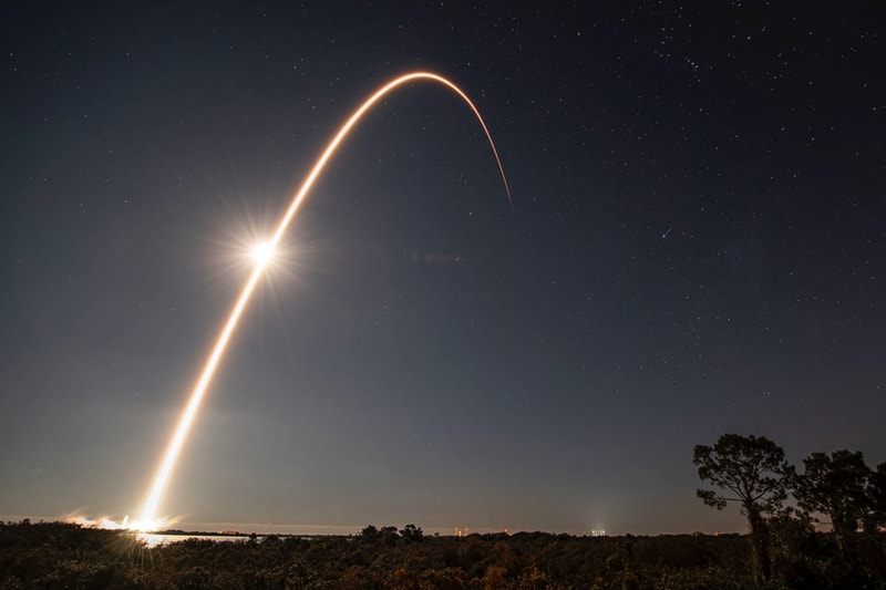 SpaceX Starlink Satellites High-Speed Internet Service Geomagnetic Storm Earth Atmosphere