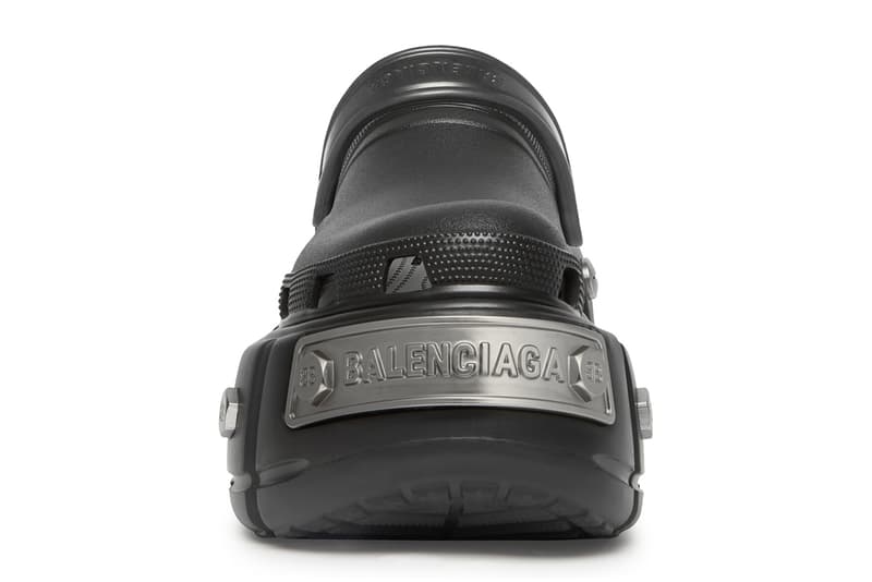 Balenciaga HardCrocs ™ Sandal Black Rubber Spring Summer 2022 SS22 Runway Show Red Carpet Demna Gvasalia Elliot Page Footwear Grunge Release Information Pre-Order