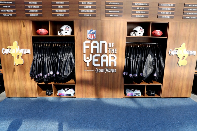 Ben Baller Gifts 2021 NFL Fan of the Year With Custom Iced-Out Gold Chain