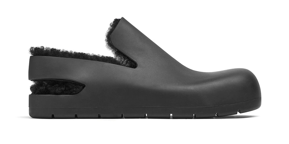 Bottega Veneta Paddle Rubber Sling Back Sabot Sandals Flat Shoes 42 Black Bottega Veneta Puddle Slingbacks Get a Shearling Update  main image 4