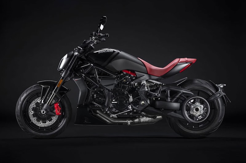 Poltrona Frau and Ducati ferrari lancia volkswagen phaeton alfa romeo 8c Craft Limited-Edition Diavel Nera Motorcycle