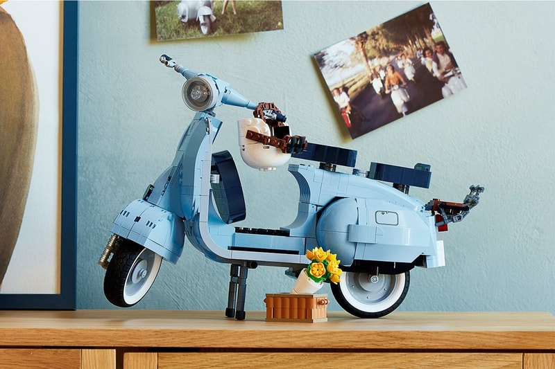 LEGO 1960 Vespa 125 adults 75th anniversary blue build 2 seats removable engine cover engine kickstand steering Italian license plate spare wheel helmet 10298 la dolce vita gift release info