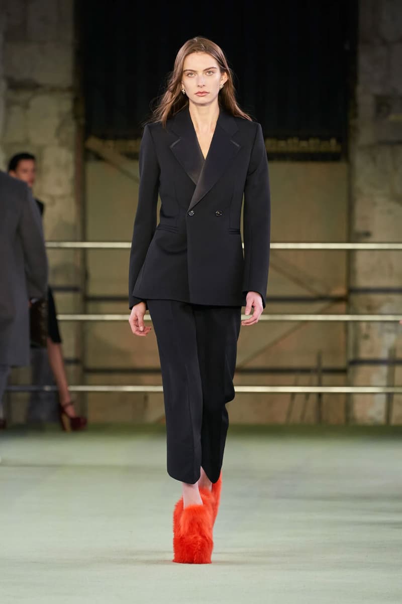 Matthieu Blazy Inaugural Bottega Veneta Collection at Milan Fashion Week FW22 runway fall winter 2022 daniel lee simplicity spectacle 