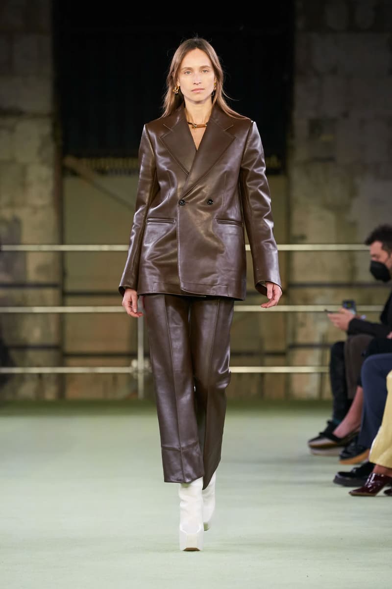 Matthieu Blazy Inaugural Bottega Veneta Collection at Milan Fashion Week FW22 runway fall winter 2022 daniel lee simplicity spectacle 