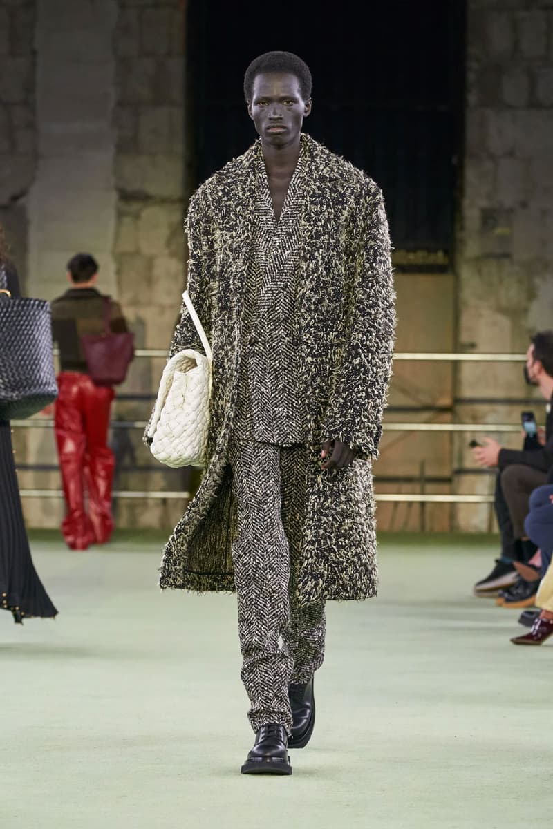 Matthieu Blazy Inaugural Bottega Veneta Collection at Milan Fashion Week FW22 runway fall winter 2022 daniel lee simplicity spectacle 