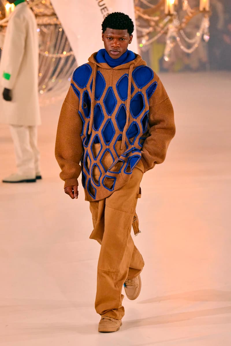 Off-White™ Fall 2022 Ready-to-Wear Collection Runway Spaceship Earth: an "Imaginary Experience" Virgil Abloh POST ARCHIVE FACTION MIDNIGHT STUDIOS