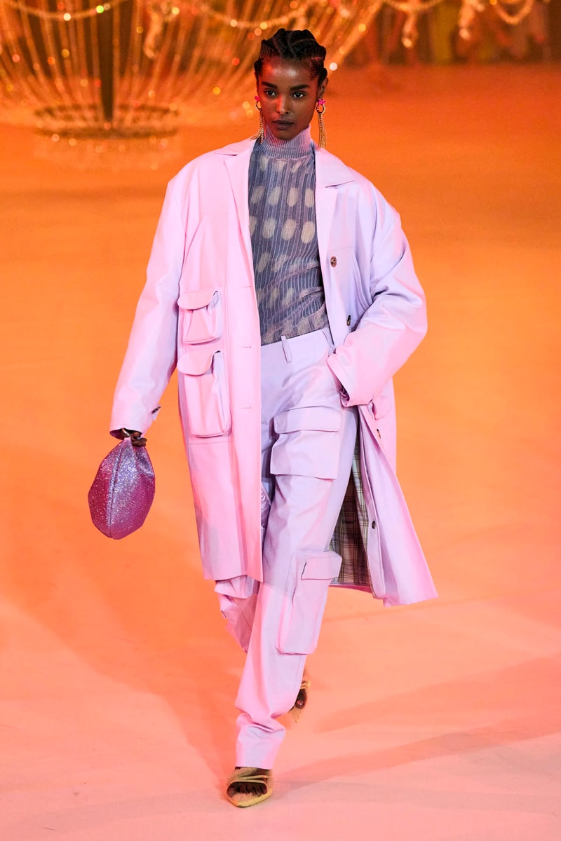 Off-White™ Fall 2022 Ready-to-Wear Collection Runway Spaceship Earth: an "Imaginary Experience" Virgil Abloh POST ARCHIVE FACTION MIDNIGHT STUDIOS