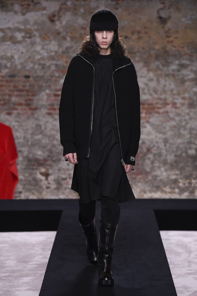 Raf Simons Fall/Winter 2022 Runway Show FW22 Collection Co-Ed Mens Womens Berghain Leather Vinyl Rubber Boots Accessories First Look