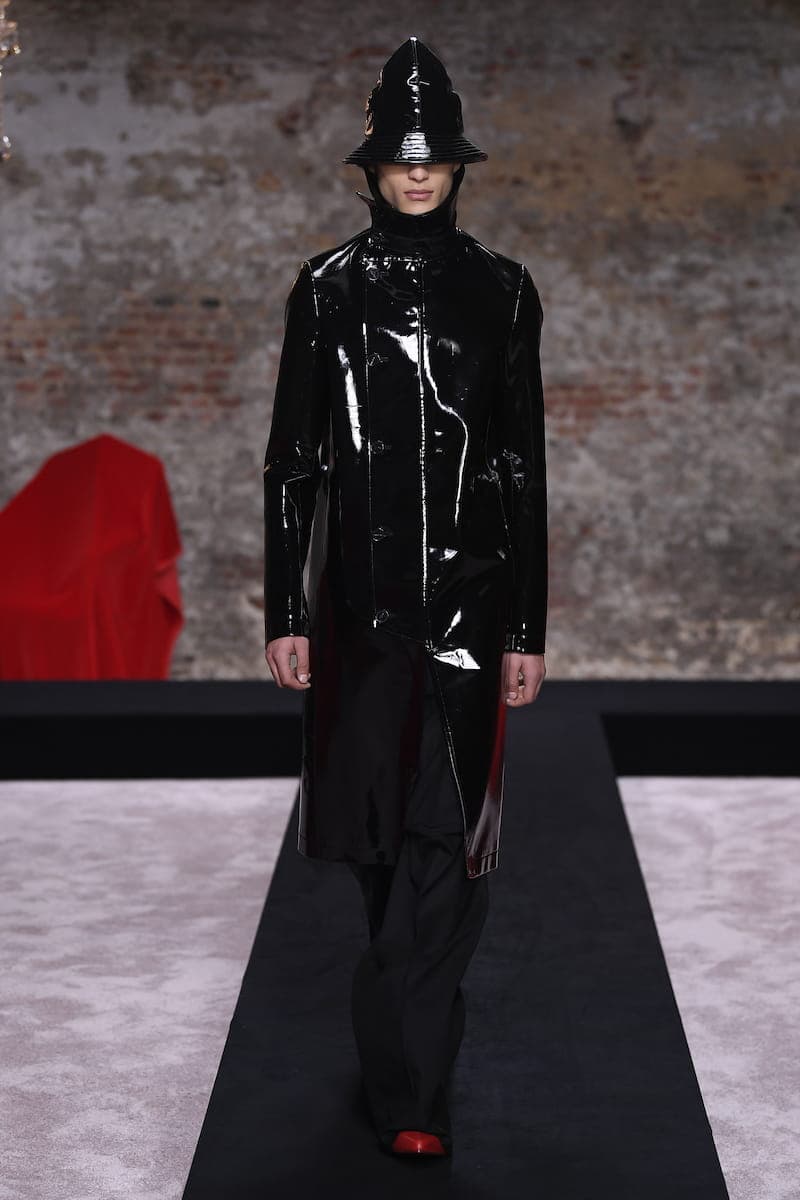 Raf Simons Fall/Winter 2022 Runway Show FW22 Collection Co-Ed Mens Womens Berghain Leather Vinyl Rubber Boots Accessories First Look