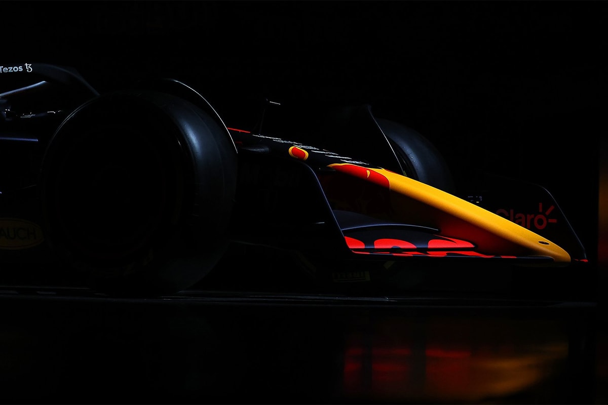 red bull racing oracle 2022 formula 1 season f1 car max verstappen christian horner sergio perez launch unveil 