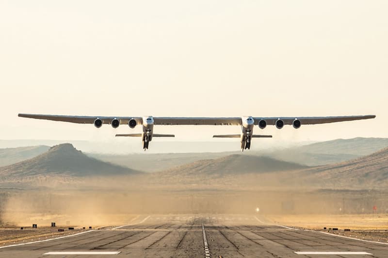 Worlds Largest Aircraft Completes Fourth Test Flight stratolaunch llc carrier roc hypersonic talon a 385 feet wingspan zachary krevor 
