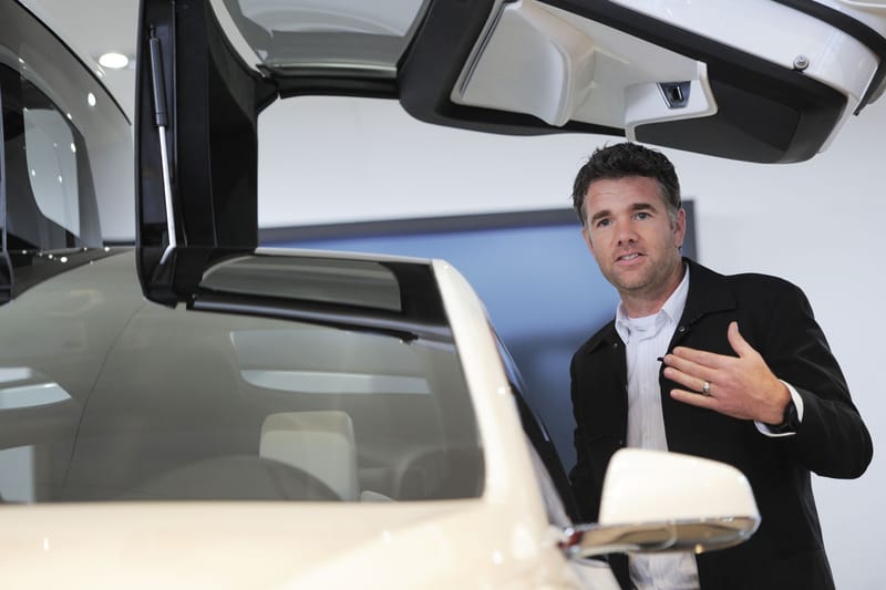 Tesla's Chief Designer Disses New Apple Products for Lack of Innovation