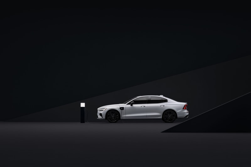 Volvo Introduces New "Black Edition" Styling Option for S60 Sedan