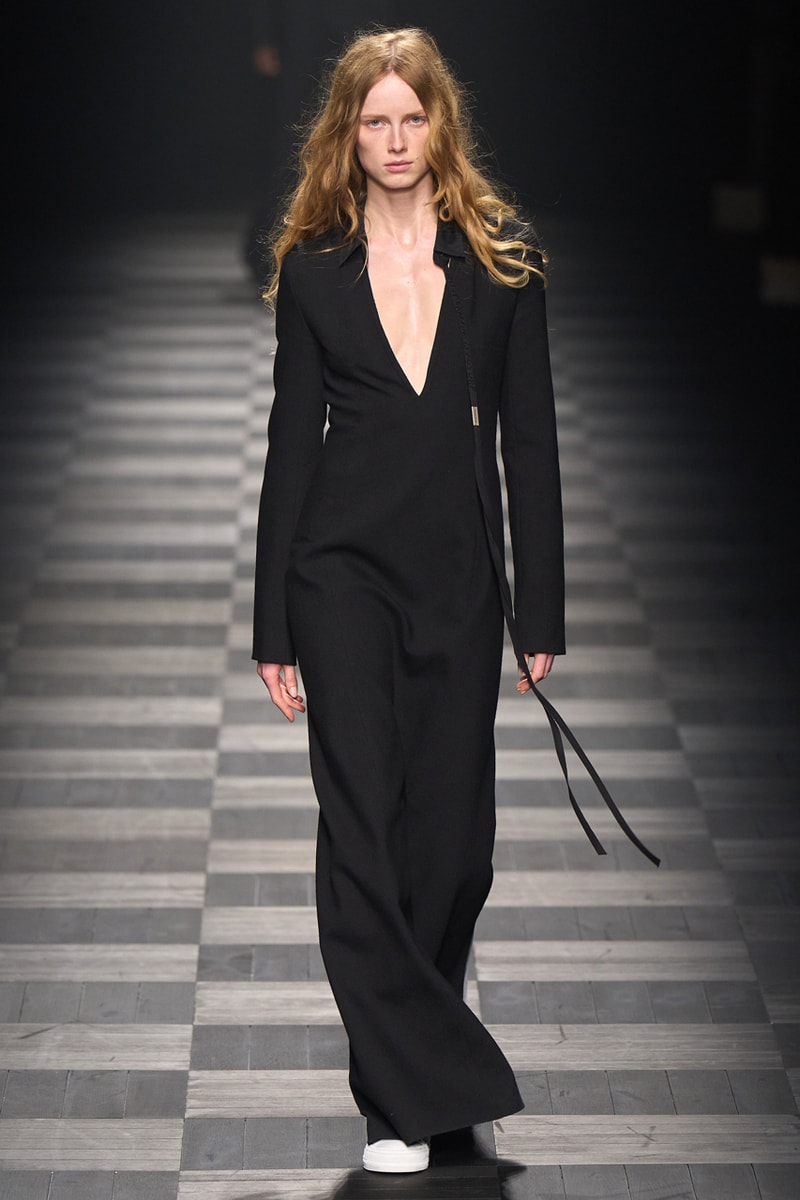 Ann Demeulemeester FW22 Showcases Its Heritage of Elegant Simplicity Fashion