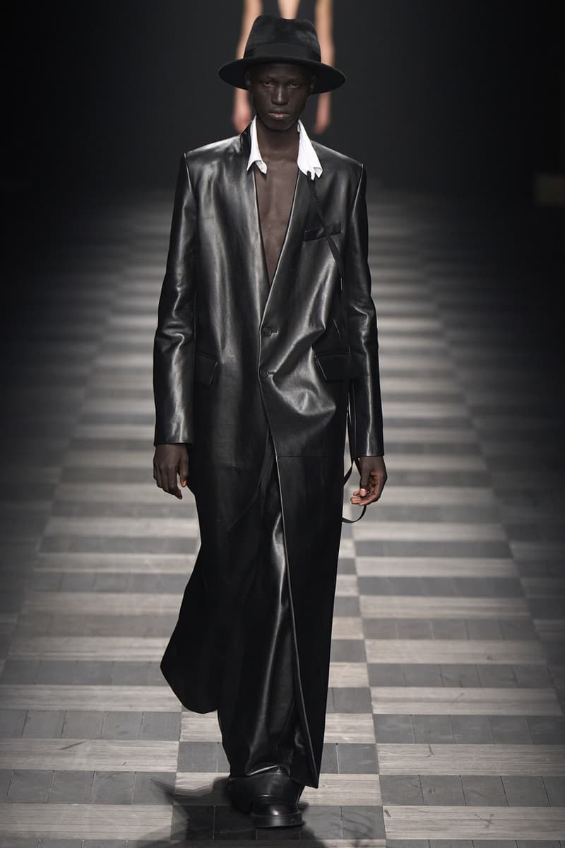 Ann Demeulemeester FW22 Showcases Its Heritage of Elegant Simplicity Fashion