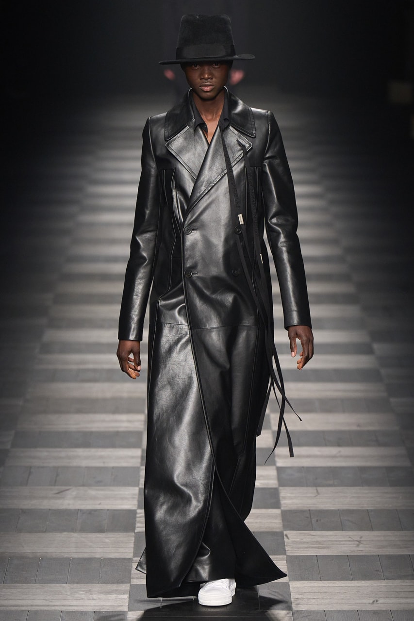 Ann Demeulemeester FW22 Showcases Its Heritage of Elegant Simplicity Fashion
