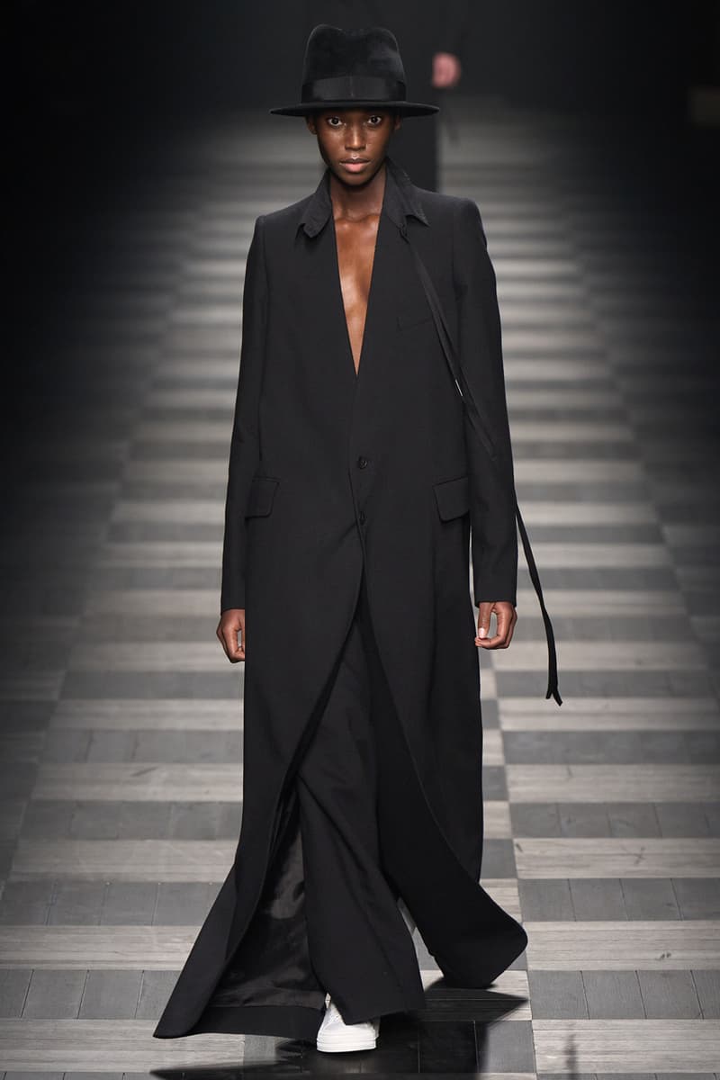 Ann Demeulemeester FW22 Showcases Its Heritage of Elegant Simplicity Fashion