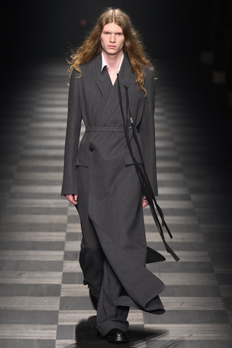 Ann Demeulemeester FW22 Showcases Its Heritage of Elegant Simplicity Fashion